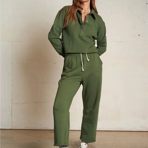 PERFECT WHITE TEE
Fallon Structured Fleece Barrel Pant